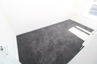 house - end terrace for rent howard street