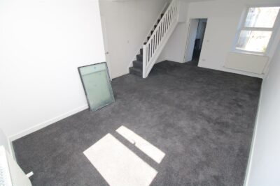 house - end terrace for rent howard street