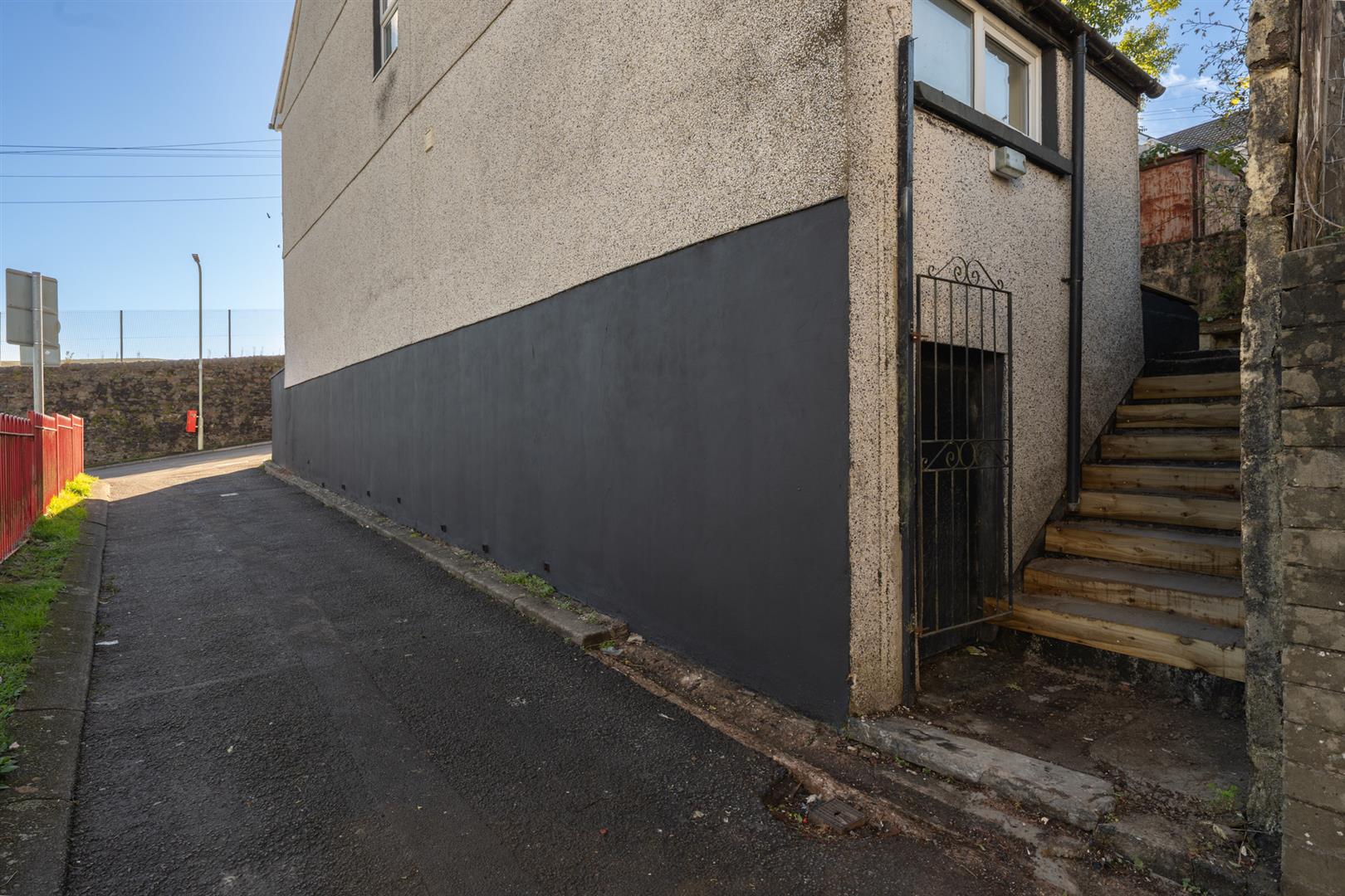 house for sale institute road