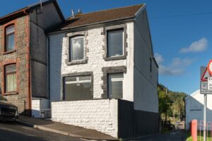 house for sale institute road