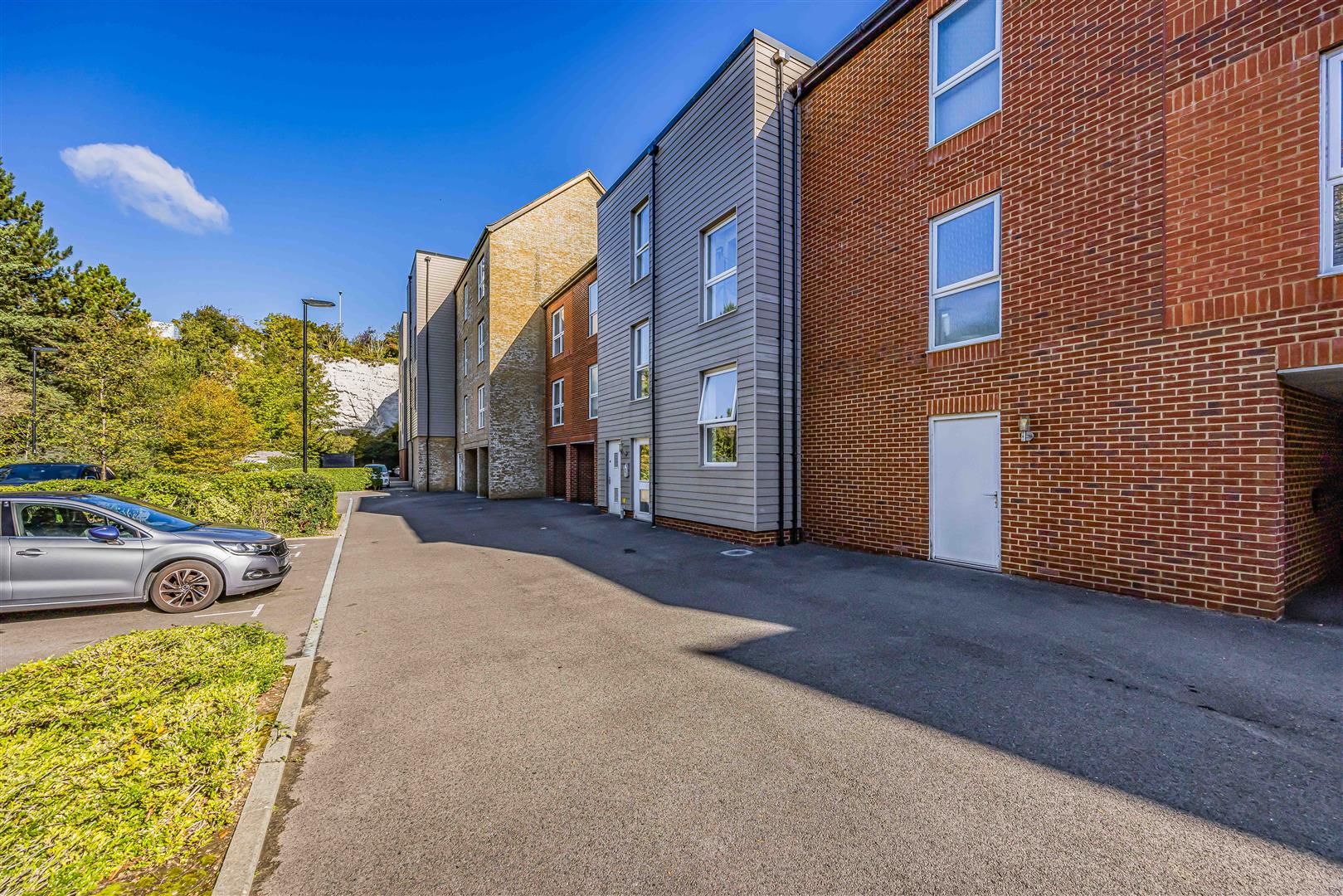 flat for sale brunel way