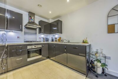 flat for sale brunel way